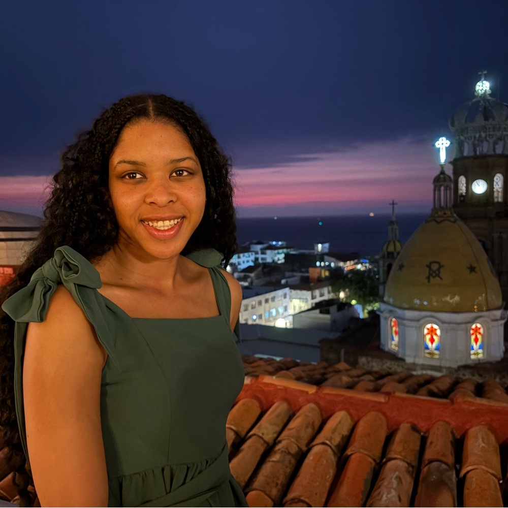 Meet your Posher, Tati - Picture 1 of 10